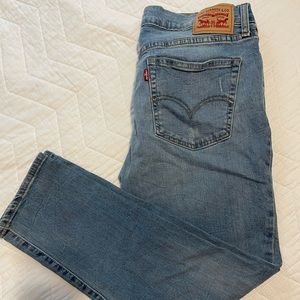 Levi’s boyfriend jeans